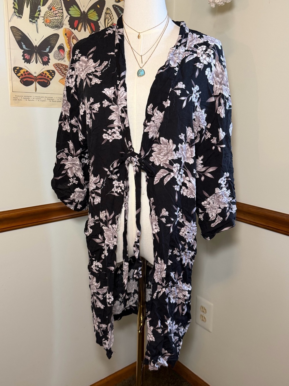 Spiritual Gangster Black and White Floral Kimono